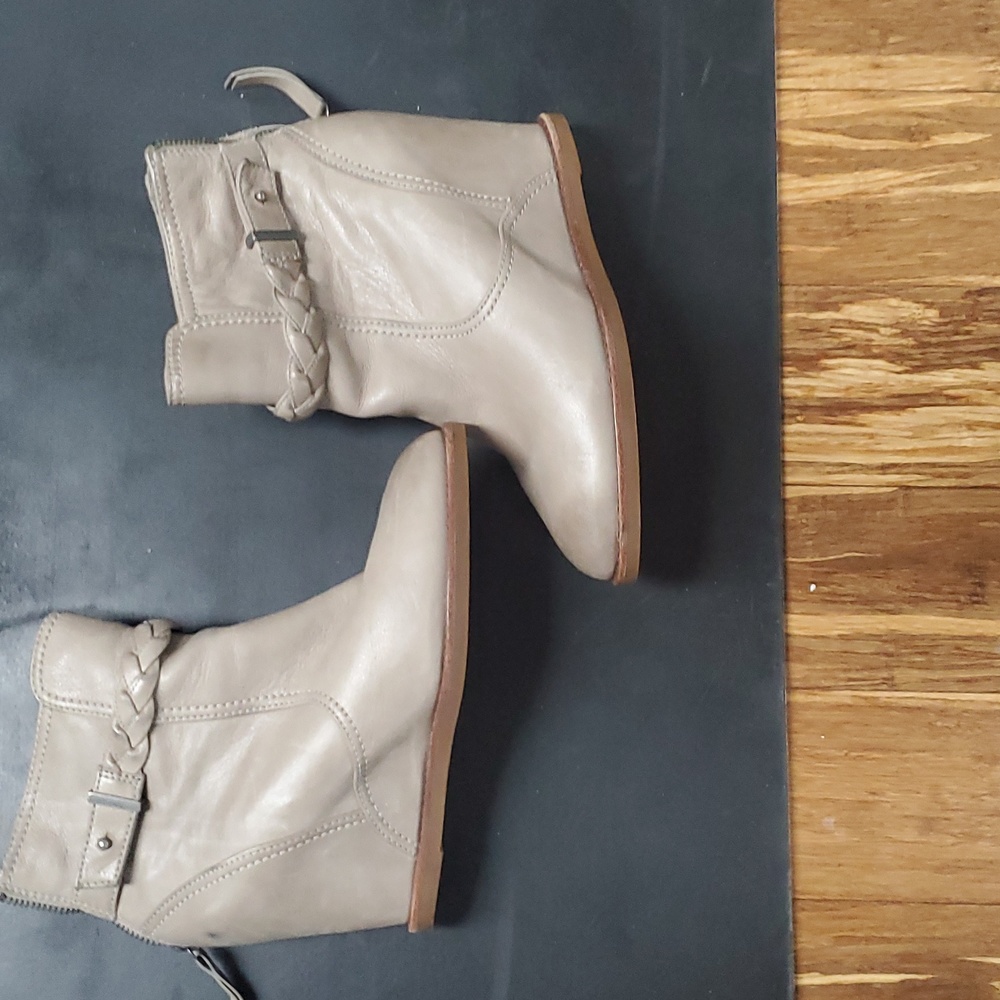Johnston & Murphy leather braided booties